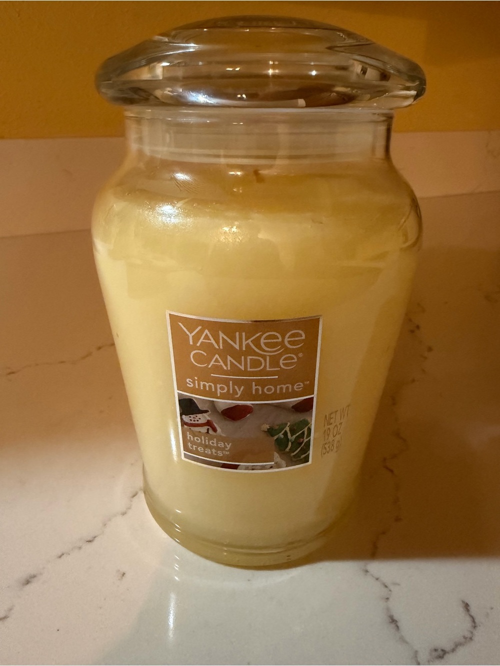 Yankee Candle Holiday Treats Jar Candle 12 oz